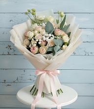 Букет цветов из:  Розы и Лизиантусы в Зязикове-Юрте