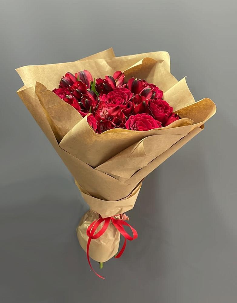 Букет цветов из: Альстромерии и Розы в Зязикове-Юрте