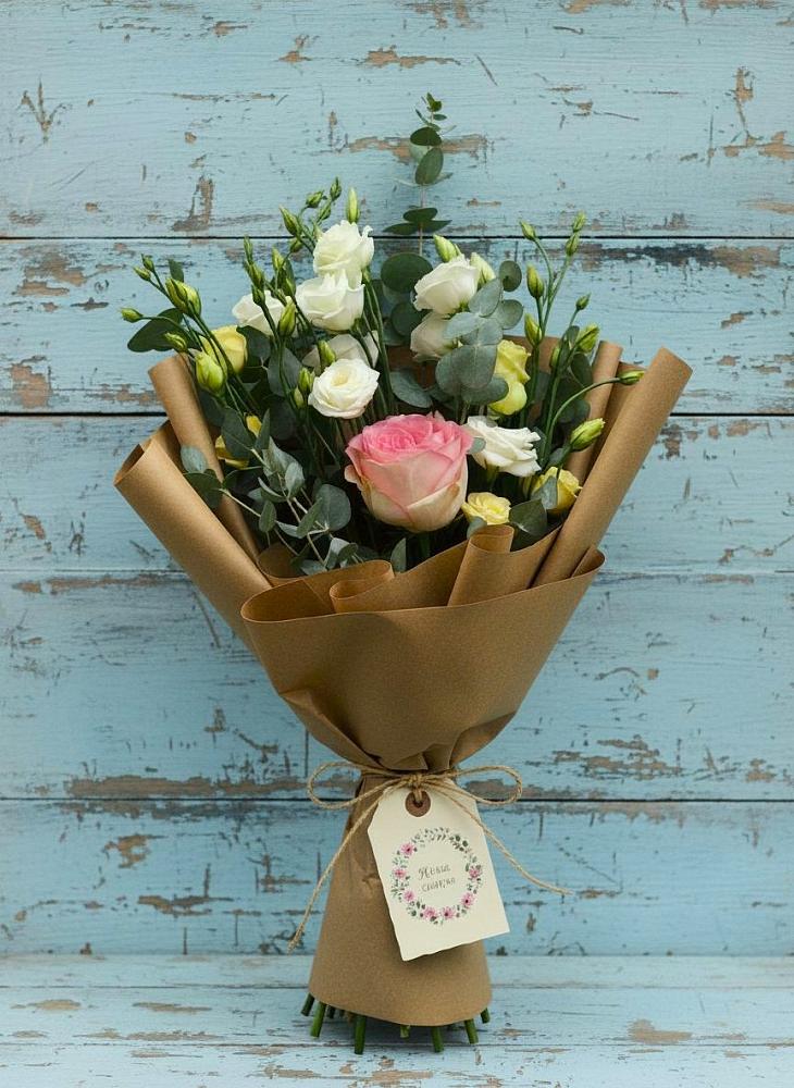 Букет цветов из: Розы и Лизиантусы в Зязикове-Юрте