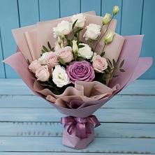 Букет цветов из:  Розы и Лизиантусы в Зязикове-Юрте