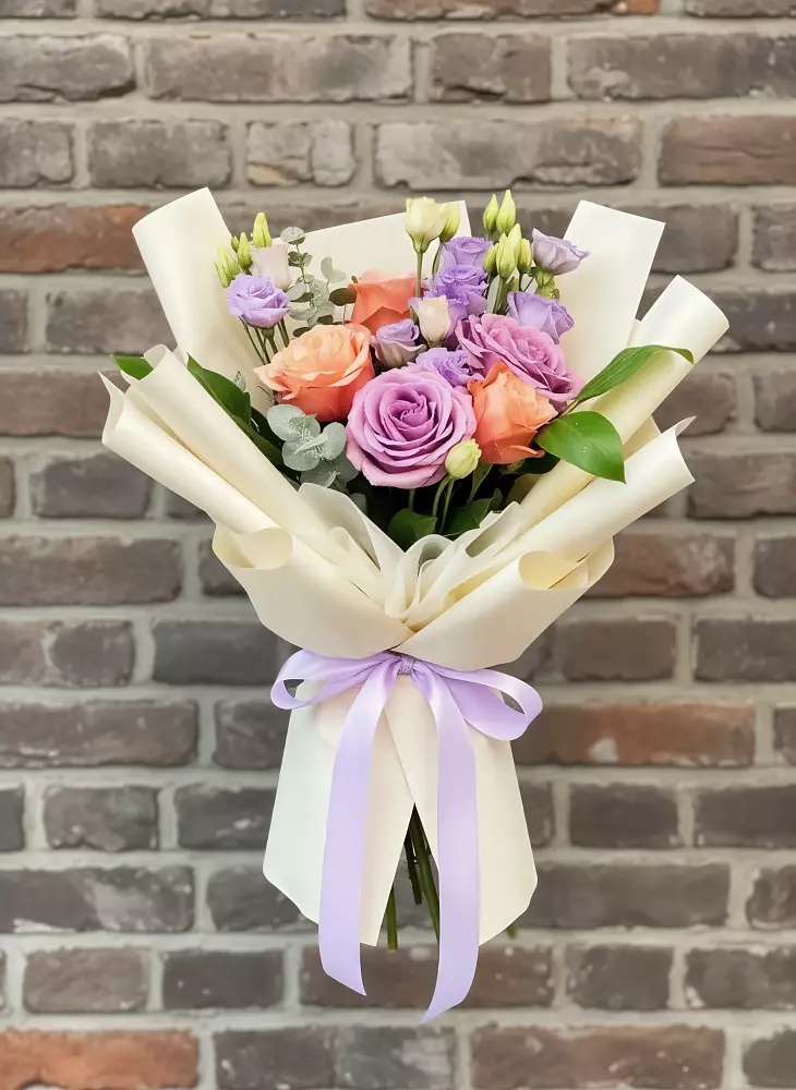 Букет цветов из: Лизиантусы и Розы в Зязикове-Юрте