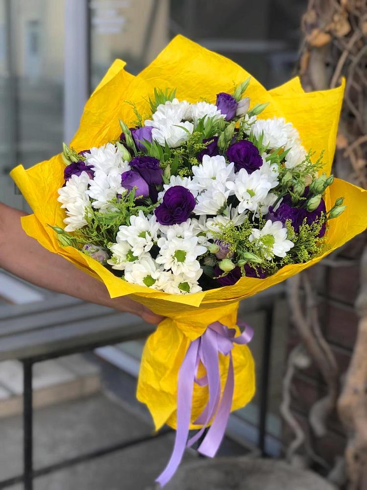 Букет цветов из: Ирисы, Хризантемы и Ромашки в Зязикове-Юрте