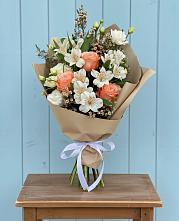 Букет цветов из:  Альстромерии, Лизиантусы, Розы и Хризантемы в Зязикове-Юрте