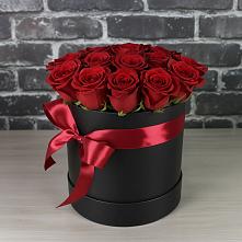 Цветочная композиция из Розы в шляпной коробке #REPLACE_PRED# Зязикове-Юрте