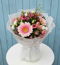 Букет цветов из:  Герберы, Альстромерии и Лизиантусы #REPLACE_PRED# Зязикове-Юрте
