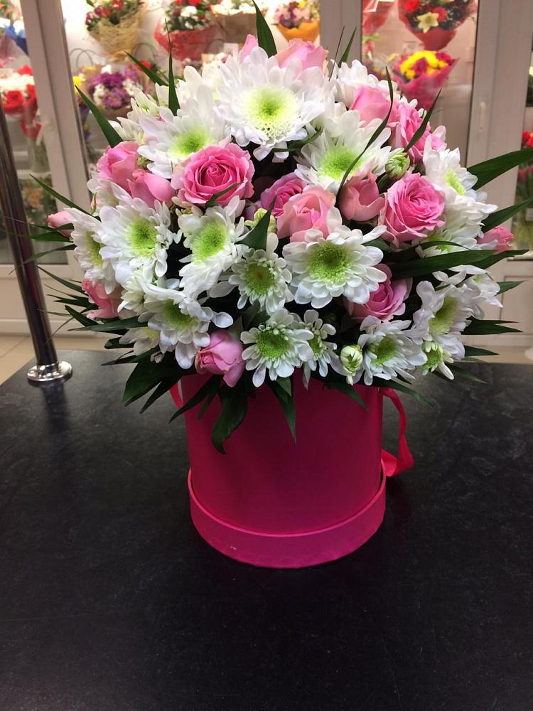 Цветочная композиция из Розы и Хризантемы в шляпной коробке в Зязикове-Юрте