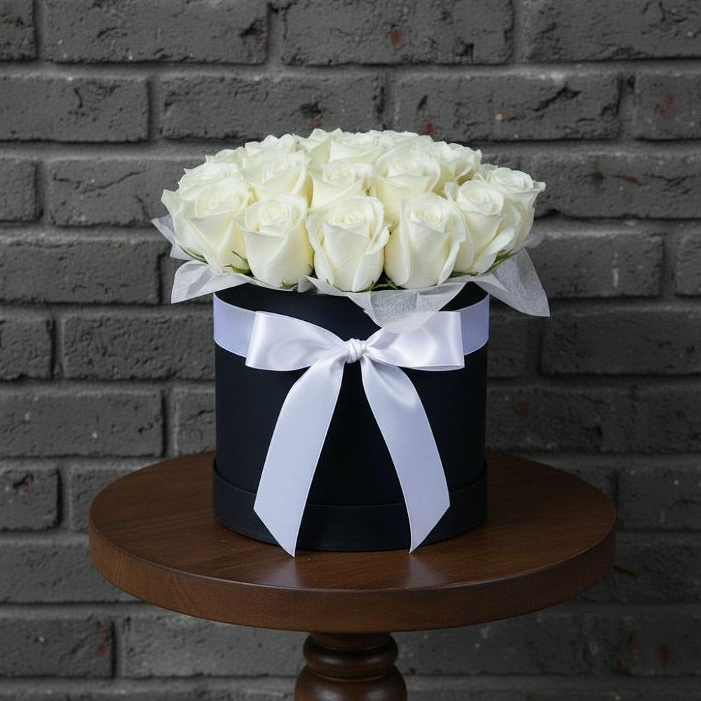 Цветочная композиция из Розы в шляпной коробке в Зязикове-Юрте