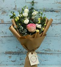 Букет цветов из:  Розы и Лизиантусы в Зязикове-Юрте